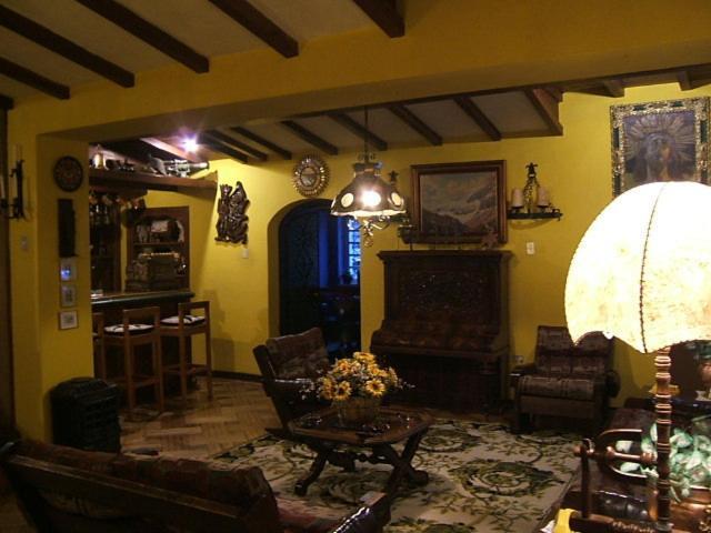Hotel Los Alpes 키토 외부 사진