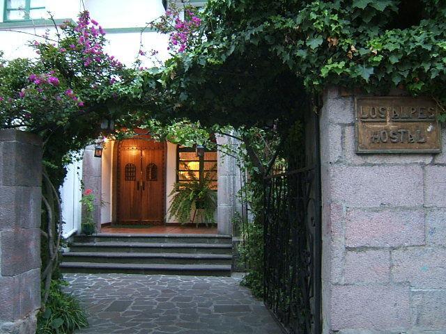 Hotel Los Alpes 키토 외부 사진